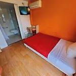 普瑞米尔波尔多南维勒纳夫道尔侬经典酒店 酒店 *