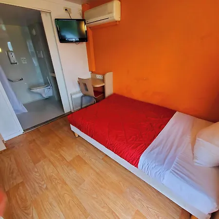 Premiere Classe Bordeaux Sud D'ornon Hotel *